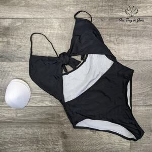 Qearal Tie Knot Front One Piece Swimsuit Size M